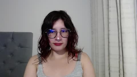 Snapshot of mariana124_ chatting on 01/04/25, 07:02 Mariana online show from 01/04/25, 07:02