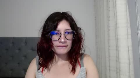 Snapshot of mariana124_ chatting on 01/04/25, 10:13 Mariana online show from 01/04/25, 10:13
