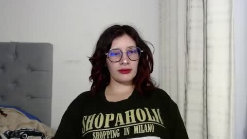 Snapshot of mariana124_ chatting on 01/07/25, 06:24 Mariana online show from 01/07/25, 06:24