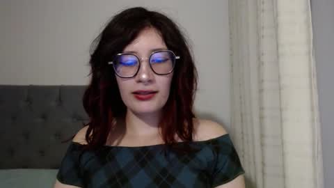 Snapshot of mariana124_ chatting on 01/09/25, 05:11 Mariana online show from 01/09/25, 05:11