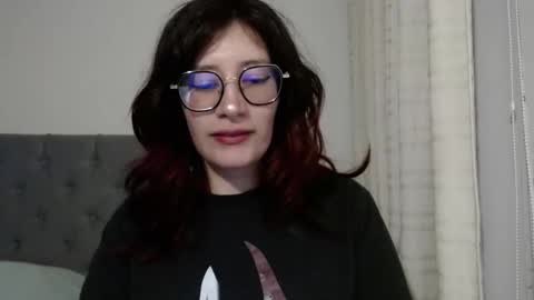 Snapshot of mariana124_ chatting on 01/21/25, 10:19 Mariana online show from 01/21/25, 10:19