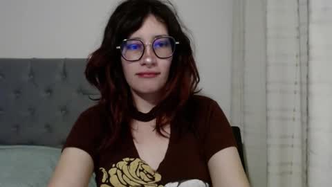 Snapshot of mariana124_ chatting on 02/04/25, 10:34 Mariana online show from 02/04/25, 10:34