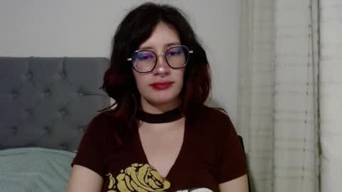 Snapshot of mariana124_ chatting on 02/05/25, 01:37 Mariana online show from 02/05/25, 01:37