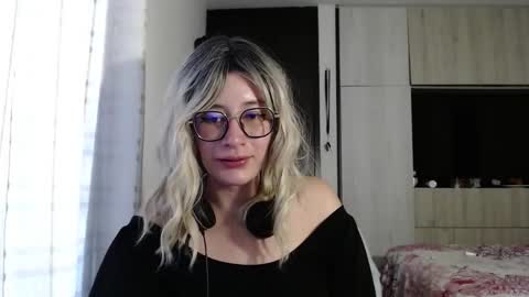 Mariana online show from 09/22/25, 10:01