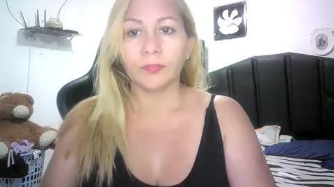 mariana995649 online show from 12/15/25, 10:14