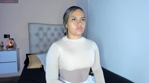 Snapshot of mariana__roe chatting on 11/06/25, 11:26 Mariana Roe online show from 11/06/25, 11:26