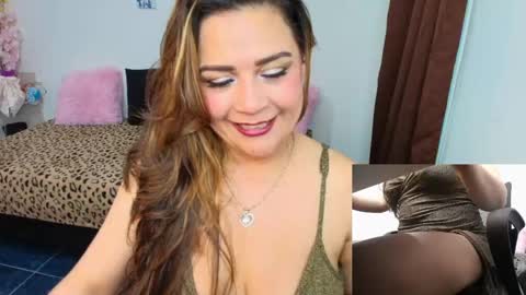Snapshot of mariana_beltrann chatting on 05/27/26, 04:42 Mariana online show from 05/27/26, 04:42