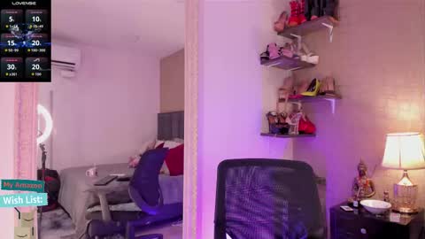 Snapshot of mariana_c chatting on 11/21/25, 03:22 Mar y online show from 11/21/25, 03:22