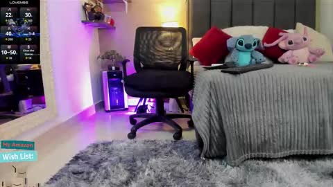 Snapshot of mariana_c chatting on 11/22/25, 02:38 Mar y online show from 11/22/25, 02:38