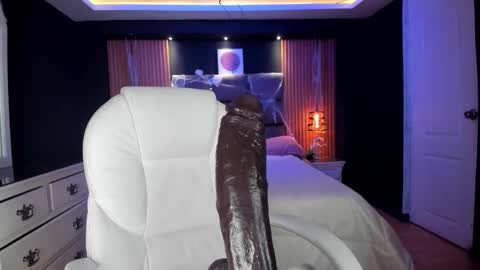 Mariana Castro online show from 10/25/25, 07:27