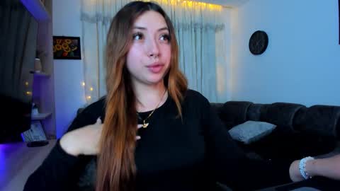 Snapshot of mariana_castro9 chatting on 11/07/25, 03:28 Mariana Castro online show from 11/07/25, 03:28