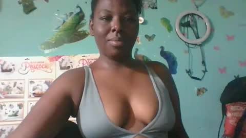 mariana_cute2 online show from 11/18/25, 05:01