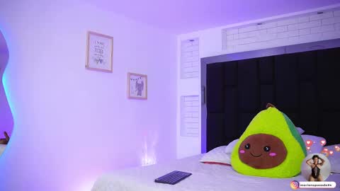 Snapshot of mariana_monroe04 chatting on 09/16/25, 06:53 Mariana  online show from 09/16/25, 06:53