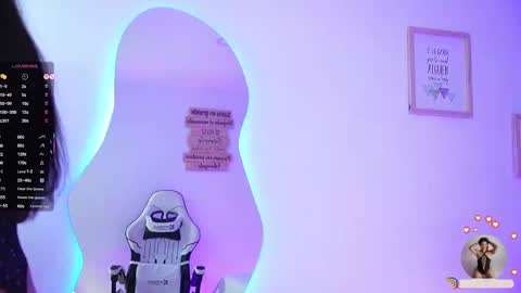 Snapshot of mariana_monroe04 chatting on 10/09/25, 07:56 Mariana  online show from 10/09/25, 07:56