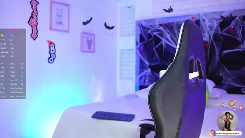 Snapshot of mariana_monroe04 chatting on 10/24/25, 07:32 Mariana  online show from 10/24/25, 07:32