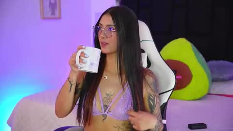 Snapshot of mariana_monroe04 chatting on 03/11/26, 07:31 Mariana online show from 03/11/26, 07:31