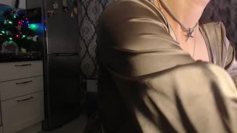 MarianaMur online show from 12/18/25, 07:14