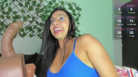 Snapshot of mariana_vidal chatting on 09/15/25, 10:21 mariana vidal online show from 09/15/25, 10:21