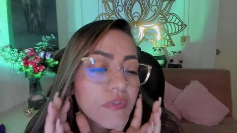 Mariana Lopez online show from 01/10/25, 03:18