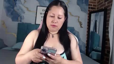 marianasmiith_ online show from 09/10/25, 11:43
