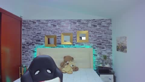 Mariana online show from 12/06/24, 01:11