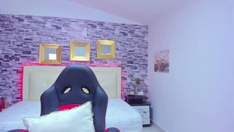Mariana online show from 12/06/24, 04:17