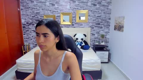 Mariana online show from 01/13/25, 07:10