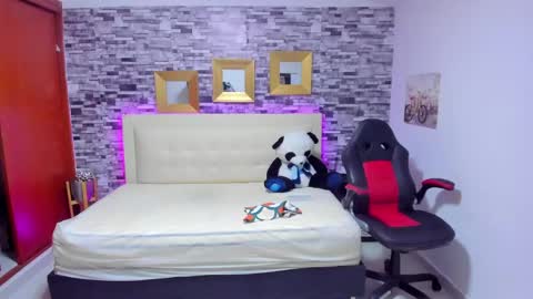 Mariana online show from 01/18/25, 01:19