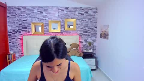 Mariana online show from 02/14/25, 01:23