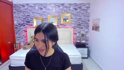 Mariana online show from 02/18/25, 07:09