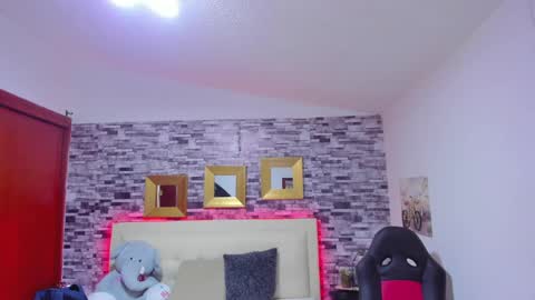 Mariana online show from 03/12/25, 12:10