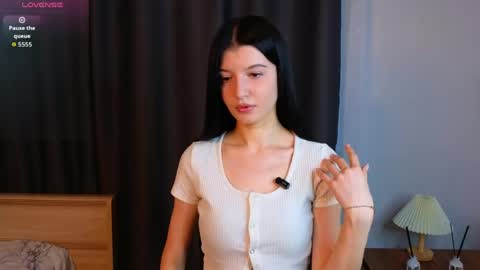 Snapshot of marianelawhitcher chatting on 06/04/26, 01:33 Amelia online show from 06/04/26, 01:33
