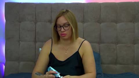 Maria online show from 09/24/25, 07:33