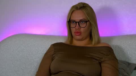 Maria online show from 10/23/25, 07:07