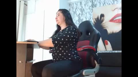 Snapshot of mariani_smith chatting on 09/18/25, 12:29 Mariani online show from 09/18/25, 12:29