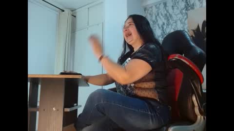 Snapshot of mariani_smith chatting on 09/30/25, 12:43 Mariani online show from 09/30/25, 12:43