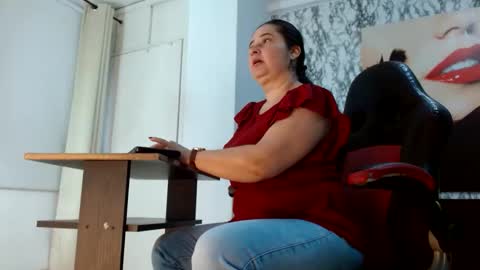 Snapshot of mariani_smith chatting on 10/03/25, 12:02 Mariani online show from 10/03/25, 12:02