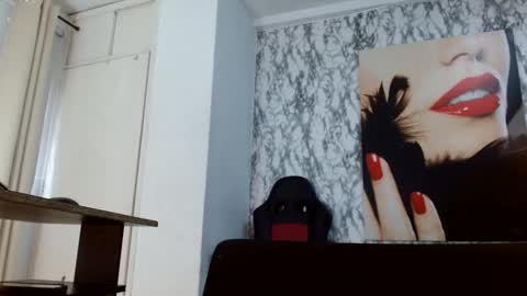 Snapshot of mariani_smith chatting on 10/11/25, 01:09 Mariani online show from 10/11/25, 01:09