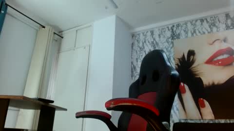 Snapshot of mariani_smith chatting on 10/18/25, 12:17 Mariani online show from 10/18/25, 12:17