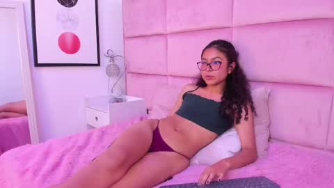 Snapshot of marianna_ray_ chatting on 02/20/25, 03:41 marianna_ray_ online show from 02/20/25, 03:41