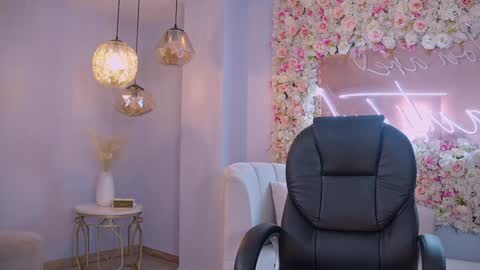 Marianne  online show from 12/17/24, 09:16