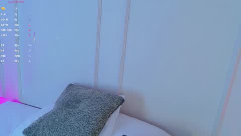 Snapshot of mariapettit chatting on 10/24/25, 11:17 Maria Pettit online show from 10/24/25, 11:17