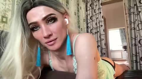 Mari online show from 03/10/25, 11:32