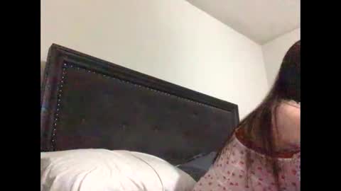 marie00090 online show from 05/02/26, 06:29