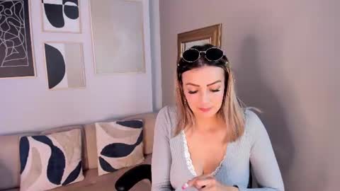 marie_bass online show from 06/11/26, 02:04