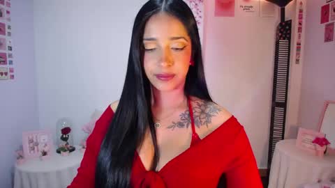 Nicolle online show from 05/10/26, 02:39