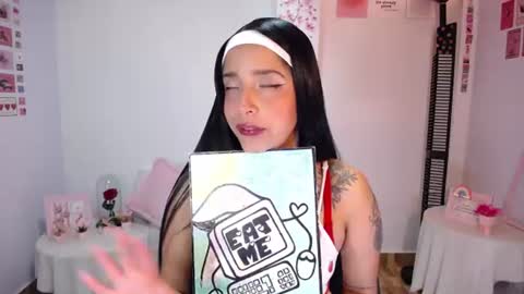 Nicolle online show from 06/17/26, 05:32