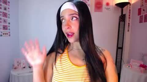 Nicolle online show from 07/18/26, 04:05