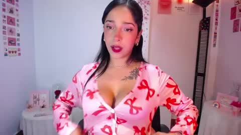 Nicolle online show from 07/20/26, 05:44