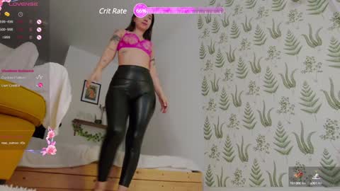 Snapshot of marie_diaze chatting on 12/07/24, 11:51 Marie LEAVE YOUR WITH ME online show from 12/07/24, 11:51